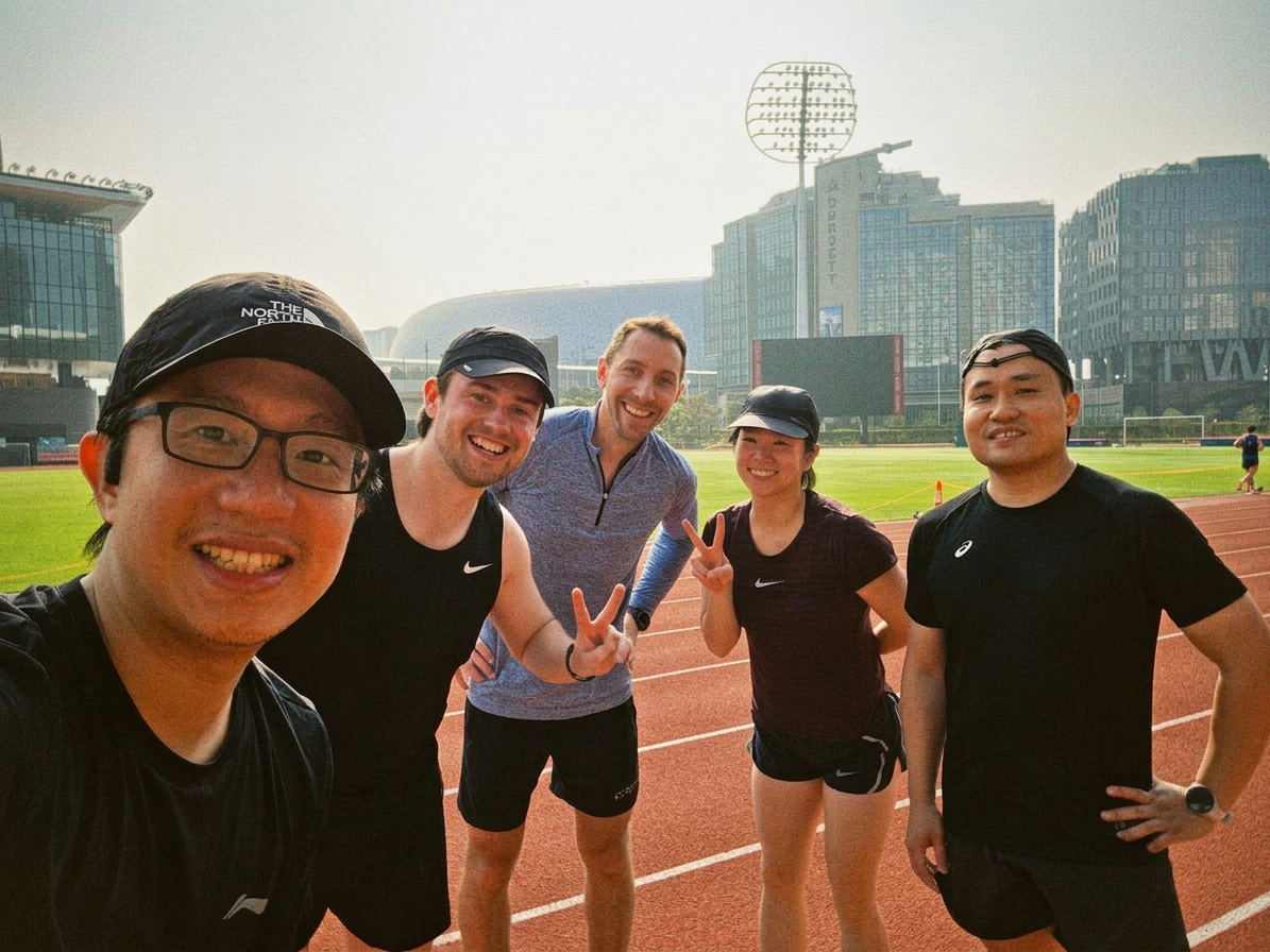 HK Hybrid athletes competing at HYROX